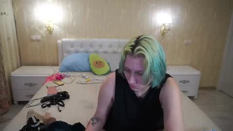 Luna online show from June 19, 2026, 11:08 pm