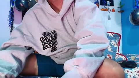 elias_salvatore_ online show from February 12, 2026, 3:12 am