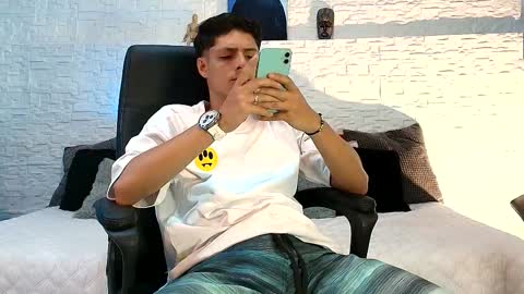 Snapshot of elias_salvatore_ chatting on May 28, 2026, 2:47 pm elias_salvatore_ online show from May 28, 2026, 2:47 pm