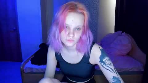 elieiza_xo online show from February 13, 2026, 9:05 am