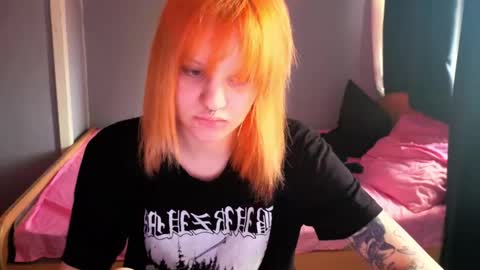 elieiza_xo online show from May 2, 2026, 9:25 am
