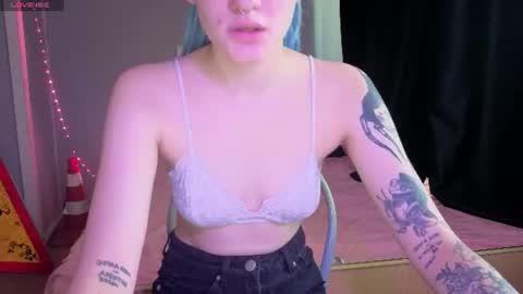 Snapshot of elieiza_xo chatting on July 10, 2026, 9:12 am elieiza_xo online show from July 10, 2026, 9:12 am