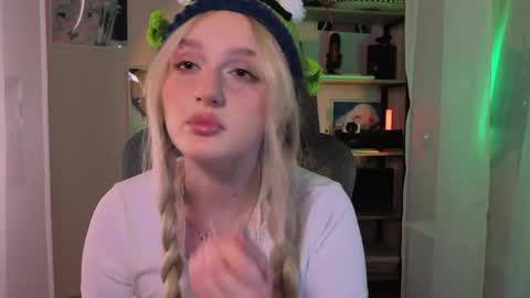 Ellie online show from May 1, 2026, 5:34 am