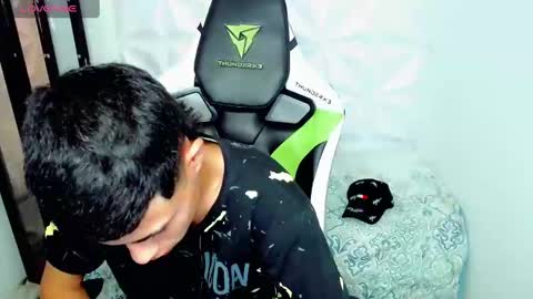 Snapshot of elii_797 chatting on December 4, 2024, 1:31 pm bby-santy online show from December 4, 2024, 1:31 pm