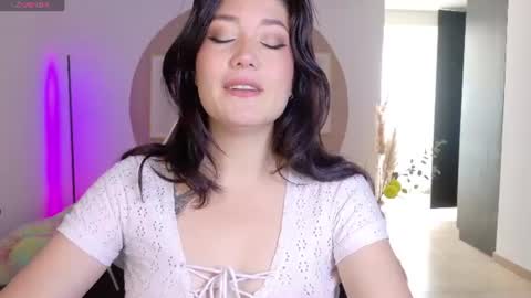 eliiih_ online show from July 6, 2026, 4:20 pm