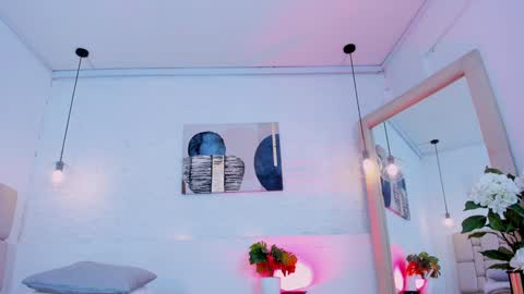 E L I I Z A B E T H   online show from December 11, 2024, 7:53 am