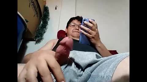 Snapshot of elimposstor chatting on January 5, 2025, 3:13 pm elimposstor online show from January 5, 2025, 3:13 pm