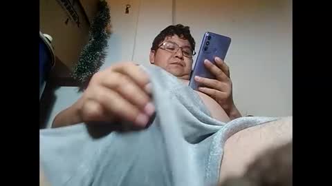 Snapshot of elimposstor chatting on January 13, 2025, 12:09 am elimposstor online show from January 13, 2025, 12:09 am