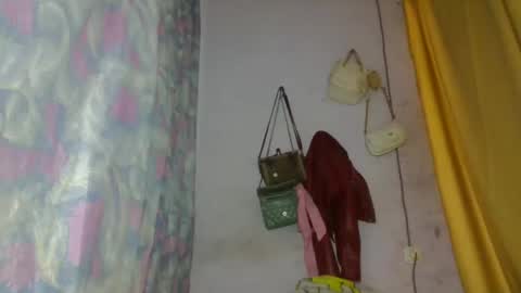 elina981 online show from April 25, 2026, 9:34 am