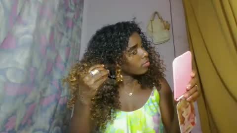 elina981 online show from April 27, 2026, 10:19 pm