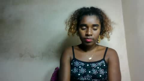 Snapshot of elina981 chatting on June 17, 2026, 3:13 pm elina981 online show from June 17, 2026, 3:13 pm