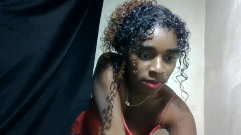 Snapshot of elina981 chatting on June 18, 2026, 4:44 pm elina981 online show from June 18, 2026, 4:44 pm