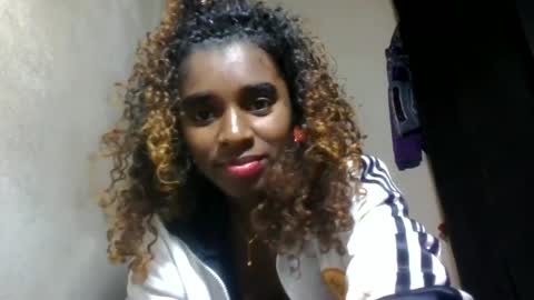 Snapshot of elina981 chatting on June 29, 2026, 12:38 pm elina981 online show from June 29, 2026, 12:38 pm