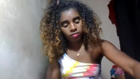 Snapshot of elina981 chatting on July 13, 2026, 9:23 am elina981 online show from July 13, 2026, 9:23 am