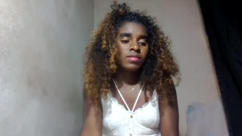 Snapshot of elina981 chatting on July 28, 2026, 3:32 pm elina981 online show from July 28, 2026, 3:32 pm