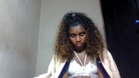 Snapshot of elina981 chatting on July 28, 2026, 6:20 pm elina981 online show from July 28, 2026, 6:20 pm