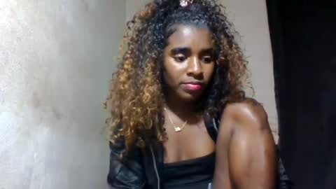 Snapshot of elina981 chatting on July 29, 2026, 12:25 pm elina981 online show from July 29, 2026, 12:25 pm