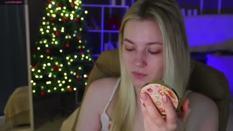 Snapshot of elina_nortas chatting on January 12, 2025, 1:00 am Elina online show from January 12, 2025, 1:00 am