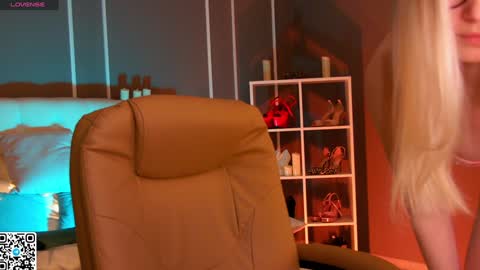 Snapshot of elina_nortas chatting on February 7, 2025, 1:04 am Elina online show from February 7, 2025, 1:04 am