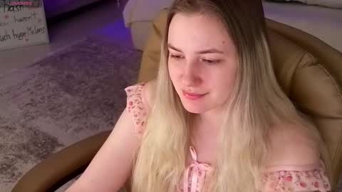 Snapshot of elina_nortas chatting on October 17, 2025, 1:09 am Elina online show from October 17, 2025, 1:09 am