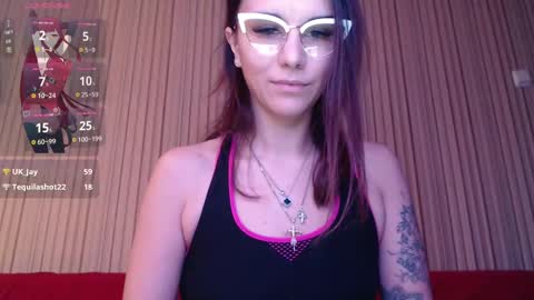Snapshot of elina_posh chatting on March 11, 2025, 2:18 pm Liza online show from March 11, 2025, 2:18 pm