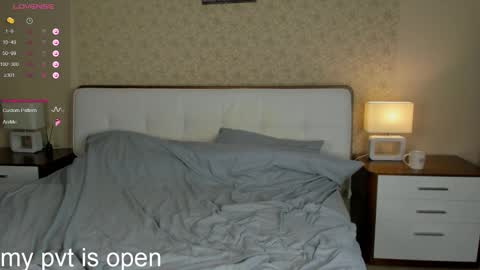 Elina online show from October 1, 2025, 1:22 am