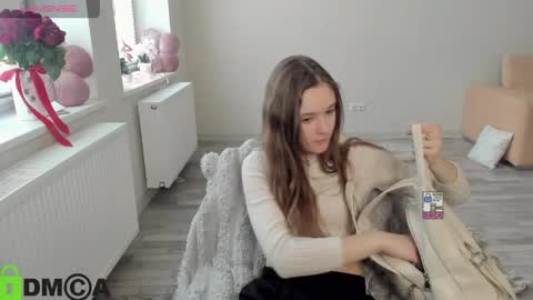 elina_x online show from April 19, 2026, 7:51 am