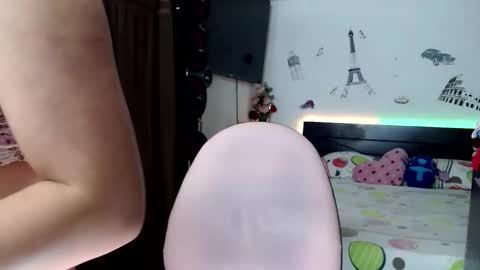 Snapshot of elinaax chatting on March 7, 2025, 3:07 pm Elina online show from March 7, 2025, 3:07 pm