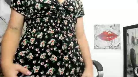 Snapshot of elinaax chatting on November 12, 2025, 10:41 pm Elina online show from November 12, 2025, 10:41 pm