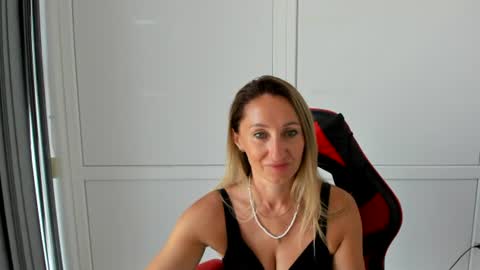 Milena online show from July 20, 2026, 6:28 am