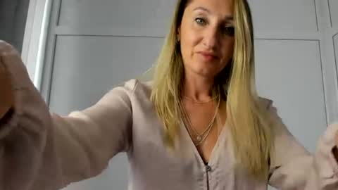 Milena online show from July 21, 2026, 12:40 pm