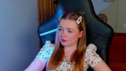 Snapshot of elinavale chatting on May 5, 2026, 5:21 pm elinavale online show from May 5, 2026, 5:21 pm