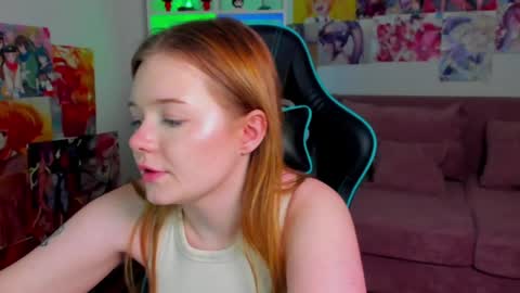 Snapshot of elinavale chatting on May 19, 2026, 2:07 am elinavale online show from May 19, 2026, 2:07 am