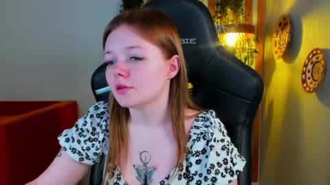 Snapshot of elinavale chatting on June 7, 2026, 5:16 pm elinavale online show from June 7, 2026, 5:16 pm