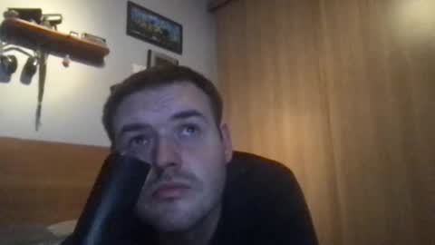 Snapshot of eliot26 chatting on December 1, 2024, 8:53 pm e26 online show from December 1, 2024, 8:53 pm