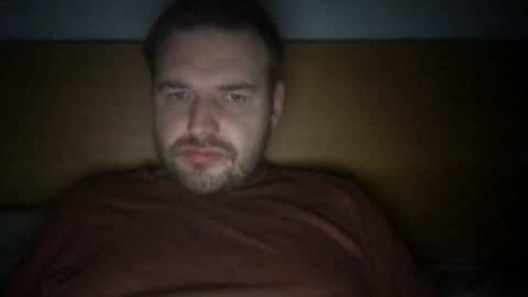 Snapshot of eliot26 chatting on January 1, 2025, 1:04 am e26 online show from January 1, 2025, 1:04 am