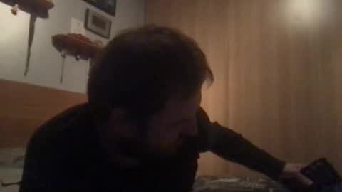 Snapshot of eliot26 chatting on November 26, 2025, 6:31 pm e26 online show from November 26, 2025, 6:31 pm