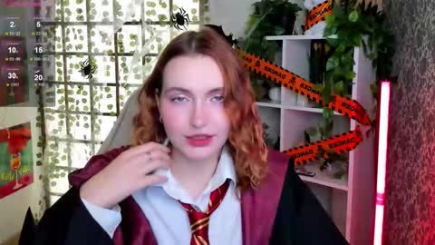 Snapshot of elis_cherry chatting on October 27, 2025, 2:04 am Elis online show from October 27, 2025, 2:04 am