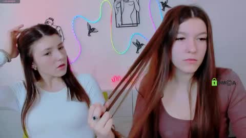 Snapshot of elis_sunny chatting on March 17, 2026, 6:06 am elis_sunny online show from March 17, 2026, 6:06 am