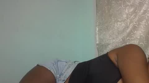 elisa821456 online show from March 16, 2026, 4:44 pm