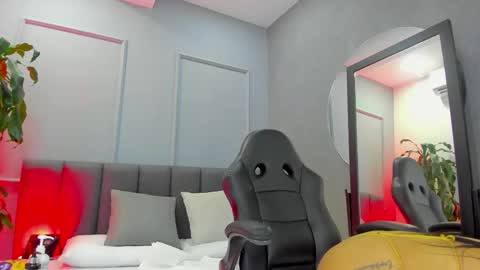 Elisa online show from October 19, 2025, 7:03 pm