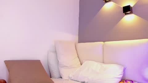 Elisa online show from June 11, 2026, 12:32 am