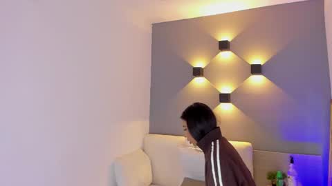 Elisa online show from June 11, 2026, 2:53 am