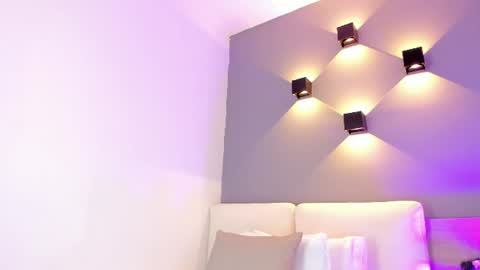 Snapshot of elisa_castrillon chatting on July 22, 2026, 8:11 pm Elisa online show from July 22, 2026, 8:11 pm