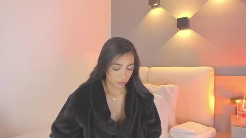Snapshot of elisa_castrillon chatting on July 29, 2026, 8:29 pm Elisa online show from July 29, 2026, 8:29 pm