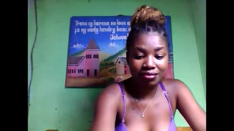 Snapshot of elisabeth2525 chatting on February 10, 2025, 11:45 pm elisabeth2525 online show from February 10, 2025, 11:45 pm