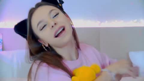 ElisabethDavis online show from March 6, 2025, 9:09 pm