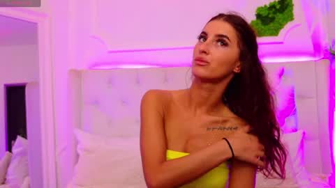 ElisaCharm online show from June 12, 2026, 4:00 am