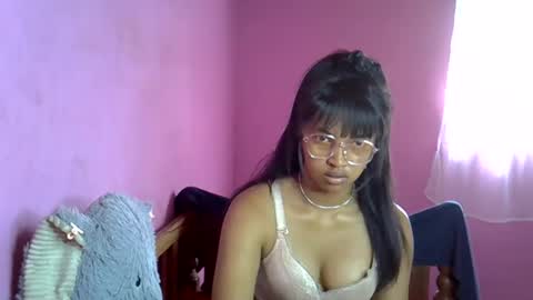 Snapshot of elisah01 chatting on June 7, 2026, 5:00 am elisah01 online show from June 7, 2026, 5:00 am