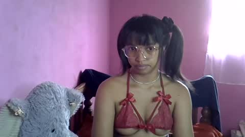 Snapshot of elisah01 chatting on June 12, 2026, 5:28 am elisah01 online show from June 12, 2026, 5:28 am